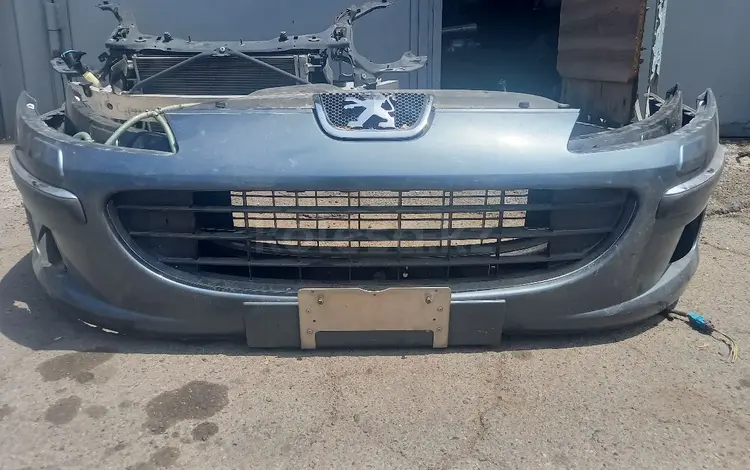 Бампер передний Peugeot 407 за 80 000 тг. в Алматы