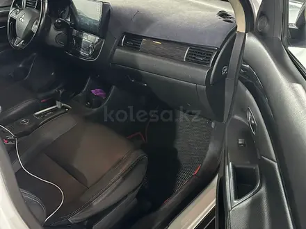 Mitsubishi Outlander 2016 года за 8 000 000 тг. в Алматы – фото 5