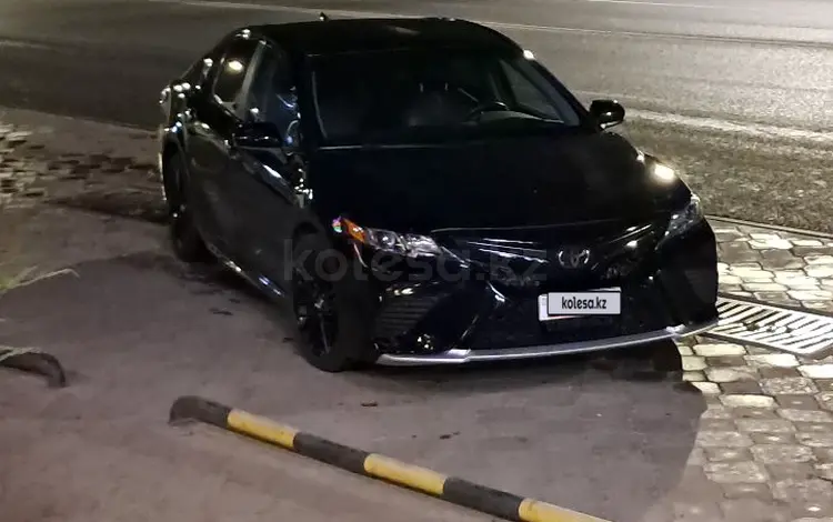 Toyota Camry 2020 года за 11 000 000 тг. в Уральск