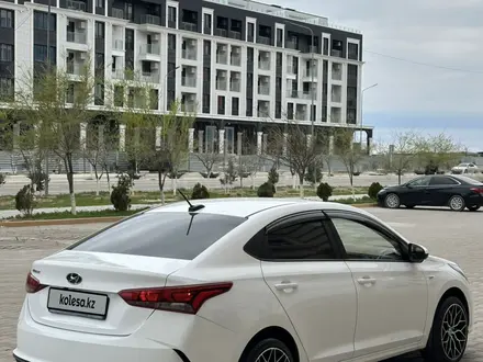 Hyundai Accent 2022 года за 5 900 000 тг. в Актау – фото 2