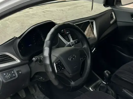 Hyundai Accent 2022 года за 5 900 000 тг. в Актау – фото 5