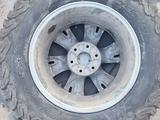 Комплект дисков и шин от внедорожника за 350 000 тг. в Караганда – фото 3