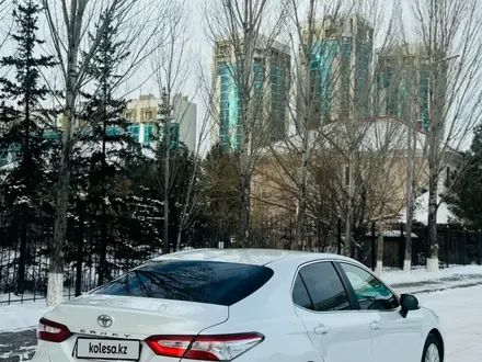 Toyota Camry 2018 года за 12 300 000 тг. в Астана – фото 8