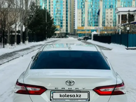 Toyota Camry 2018 года за 12 300 000 тг. в Астана – фото 9