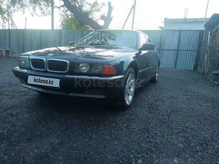 BMW 735 1998 года за 3 400 000 тг. в Караганда