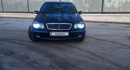 Mercedes-Benz C 230 2004 годаfor3 500 000 тг. в Актобе