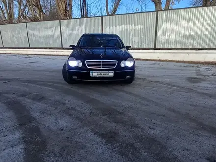 Mercedes-Benz C 230 2004 года за 3 500 000 тг. в Актобе – фото 2