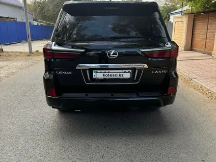 Lexus LX 570 2015 года за 50 000 000 тг. в Атырау – фото 4