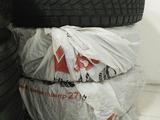 225/65/R17 BRIDGESTONE шины зимние за 90 000 тг. в Семей