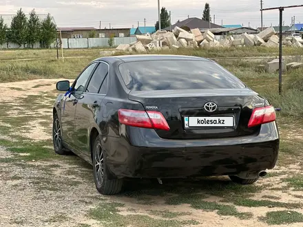 Toyota Camry 2007 года за 6 150 000 тг. в Актобе – фото 4