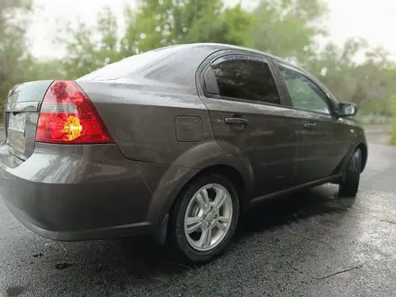 Chevrolet Aveo 2013 года за 3 800 000 тг. в Семей – фото 2