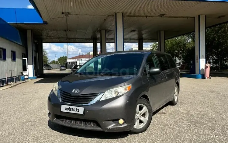 Toyota Sienna 2015 года за 13 200 000 тг. в Актобе