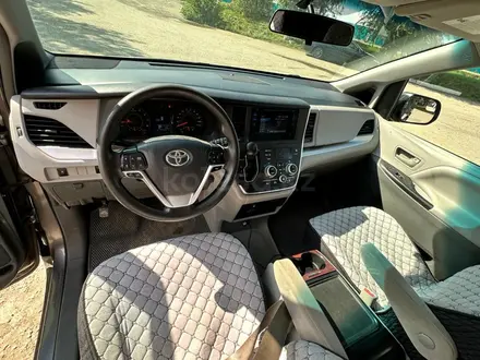 Toyota Sienna 2015 года за 13 200 000 тг. в Актобе – фото 10