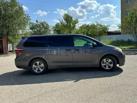 Toyota Sienna 2015 года за 13 200 000 тг. в Актобе – фото 4