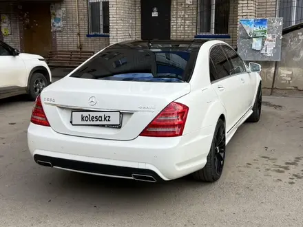 Mercedes-Benz S 500 2007 года за 7 500 000 тг. в Уральск – фото 3