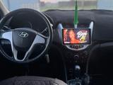 Hyundai Solaris 2011 года за 3 500 000 тг. в Актобе – фото 2