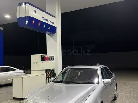 Mercedes-Benz E 320 1999 года за 5 300 000 тг. в Шымкент