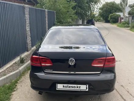 Volkswagen Passat 2014 года за 8 100 000 тг. в Алматы – фото 2