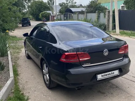 Volkswagen Passat 2014 года за 8 100 000 тг. в Алматы – фото 3