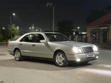 Mercedes-Benz E 320 1997 года за 3 300 000 тг. в Шымкент – фото 11