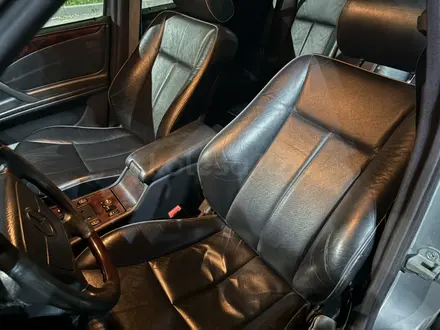 Mercedes-Benz E 320 1997 года за 3 300 000 тг. в Шымкент – фото 16
