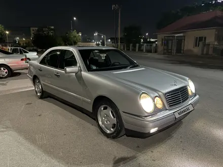 Mercedes-Benz E 320 1997 года за 3 300 000 тг. в Шымкент – фото 6