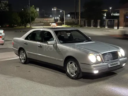 Mercedes-Benz E 320 1997 года за 3 300 000 тг. в Шымкент – фото 8