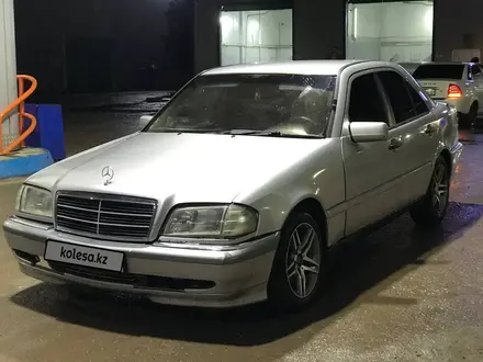 Mercedes-Benz C 180 1997 года за 2 200 000 тг. в Астана