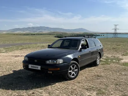 Toyota Camry 1993 года за 1 900 000 тг. в Астана