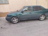 Volkswagen Vento 1997 года за 1 400 000 тг. в Шымкент – фото 2