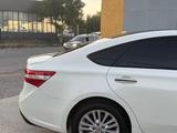 Toyota Avalon 2013 годаүшін10 000 000 тг. в Шымкент – фото 2