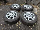Шины зимние DUNLOP WINTER ICE 03 с дисками тойота за 80 000 тг. в Астана