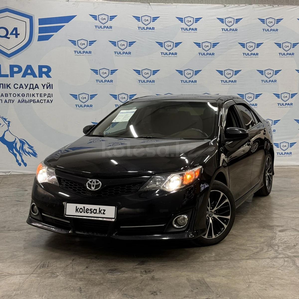 Toyota Camry 2013 г.