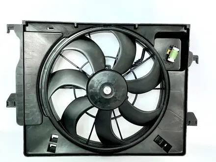 Вентилятор с диффузором охлаждения радиатора Hyundai Accent 10-17 за 24 000 тг. в Алматы