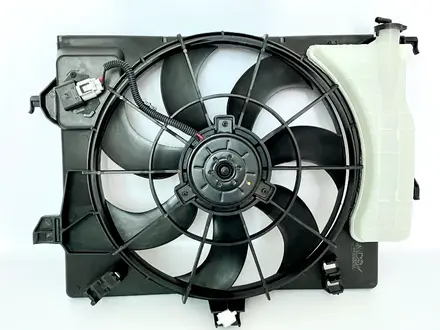 Вентилятор с диффузором охлаждения радиатора Hyundai Accent 10-17 за 24 000 тг. в Алматы – фото 2