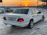 Mercedes-Benz E 240 1994 года за 1 100 000 тг. в Алматы – фото 4