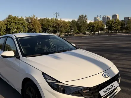 Hyundai Elantra 2022 года за 9 000 000 тг. в Астана – фото 2