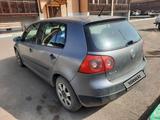 Volkswagen Golf 2005 года за 2 500 000 тг. в Петропавловск