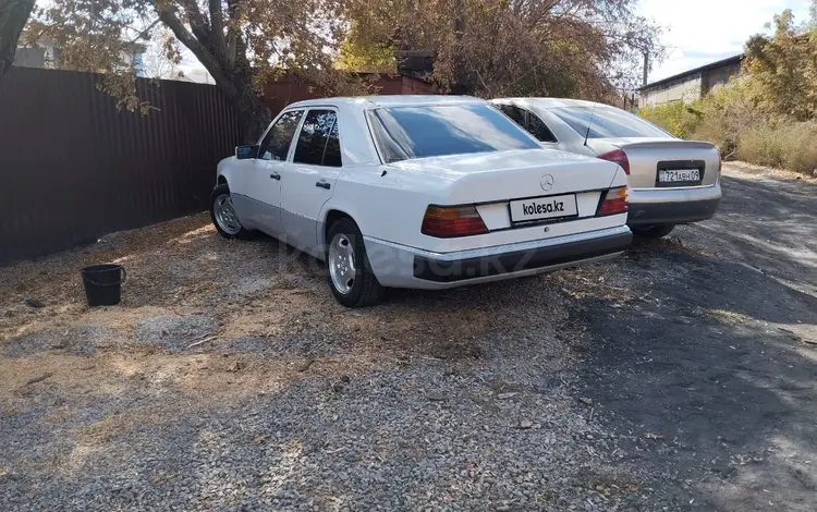 Mercedes-Benz E 230 1992 годаfor2 000 000 тг. в Караганда