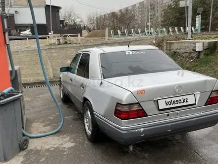 Mercedes-Benz E 220 1995 года за 2 500 000 тг. в Алматы – фото 4