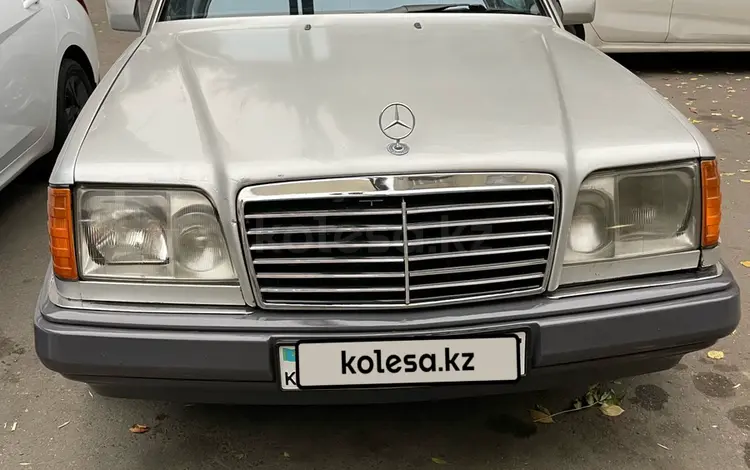 Mercedes-Benz E 220 1995 года за 2 500 000 тг. в Алматы