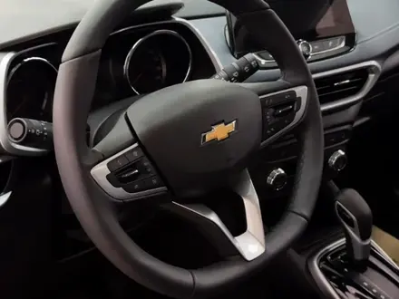 Chevrolet Tracker Premier 2026 года за 10 740 000 тг. в Караганда – фото 8