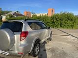 Toyota RAV4 2007 года за 7 000 000 тг. в Петропавловск – фото 2