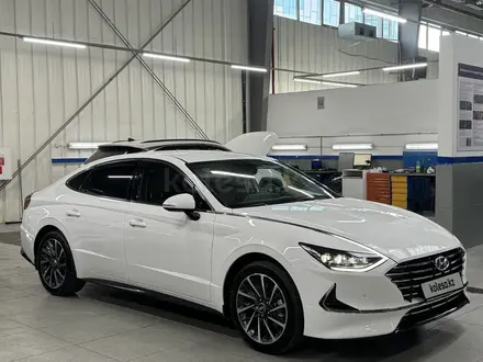 Hyundai Sonata 2023 года за 13 500 000 тг. в Астана