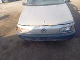Volkswagen Passat 1990 года за 200 000 тг. в Астана