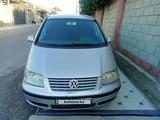 Volkswagen Sharan 2004 годаүшін3 000 000 тг. в Тараз