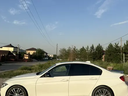 BMW 328 2015 года за 14 000 000 тг. в Алматы – фото 2