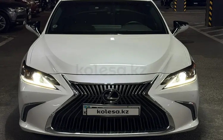 Lexus ES 250 2021 годаfor19 500 000 тг. в Астана