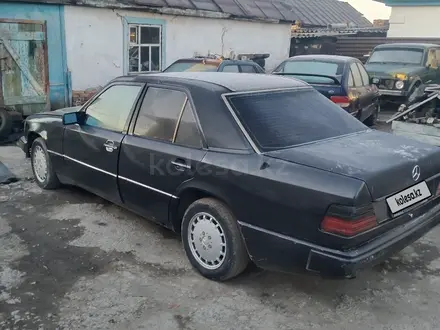 Mercedes-Benz E 260 1989 года за 800 000 тг. в Усть-Каменогорск – фото 4