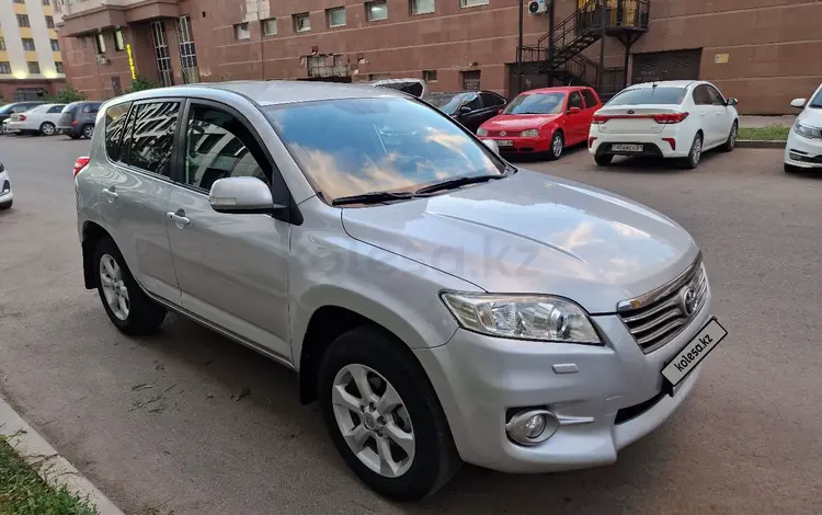 Toyota RAV4 2011 года за 7 800 000 тг. в Астана